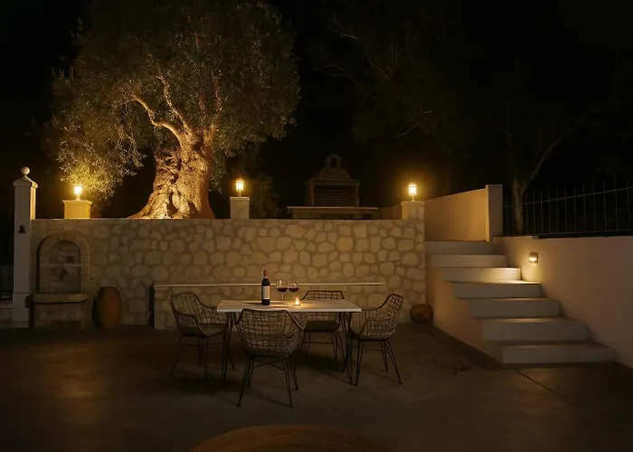 Corfu's Hidden Gem - Serene Quad Ferienhaus Kouspádhes