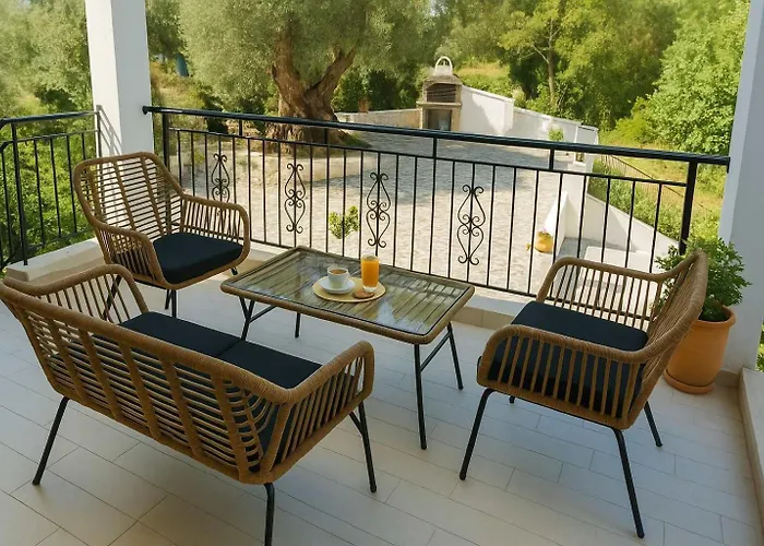 Corfu's Hidden Gem - Serene Quad Ferienhaus *