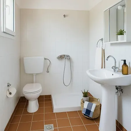 Corfu's Hidden Gem - Serene Quad Feriehus Kouspádhes